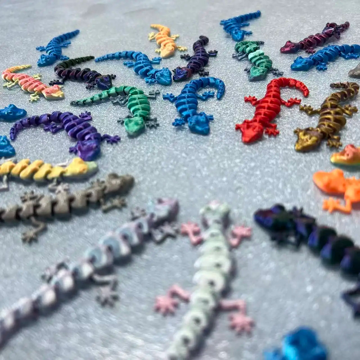 Multi‑Pack of 3D Colorful Gecko Wall Decorations - Printed Home