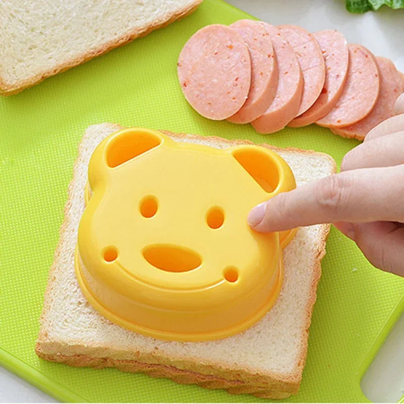 2pcs Sandwich Mould Bear Cat Rabbit Car Shaped Bread Mold Cake Biscuit