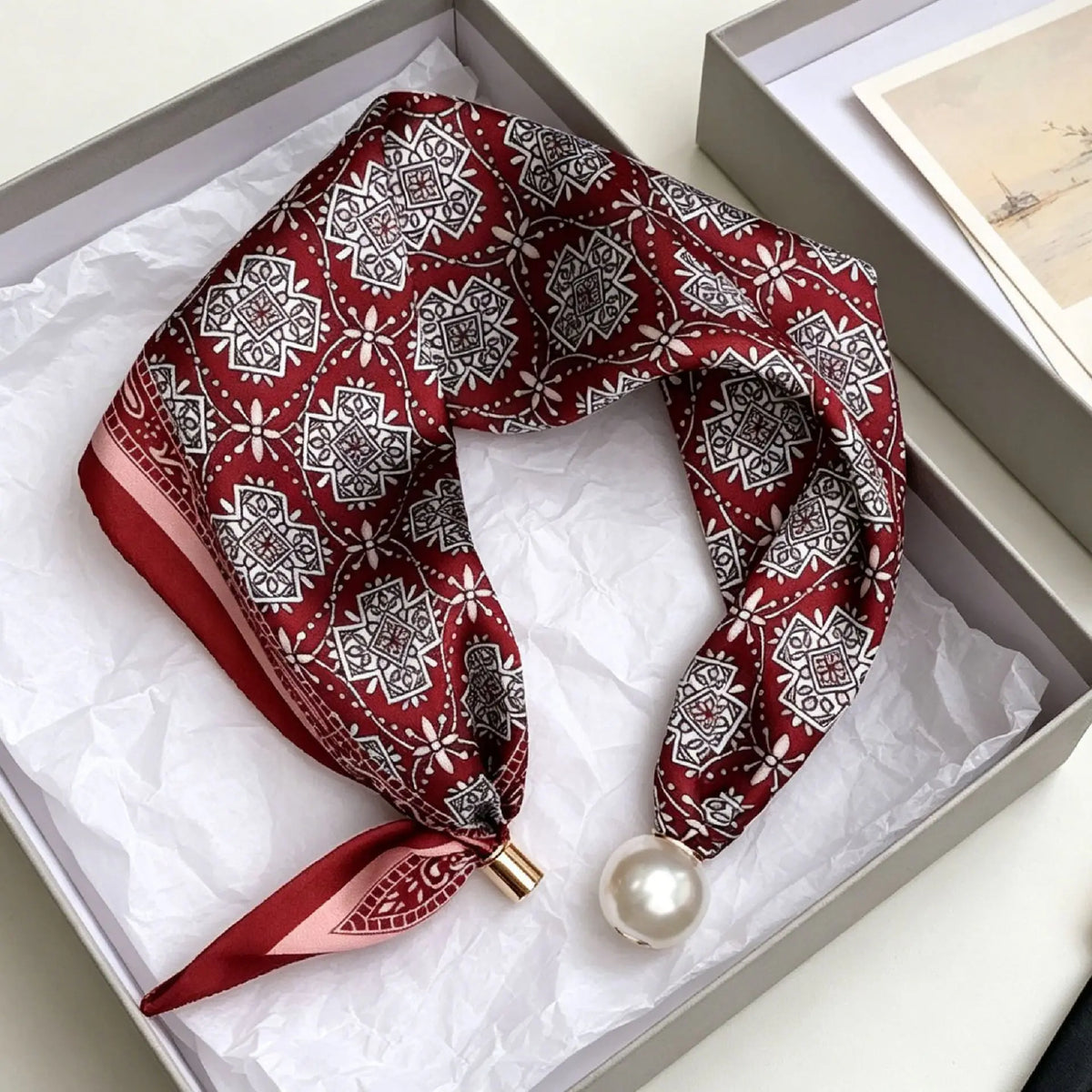 Elegant Chic Pearl Stripe Scarfs Women Fashion Convenient Magnetic